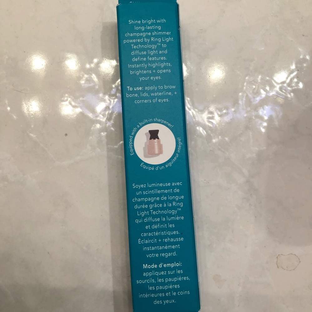 Eye highlighting stick